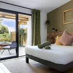 Casarina 3*